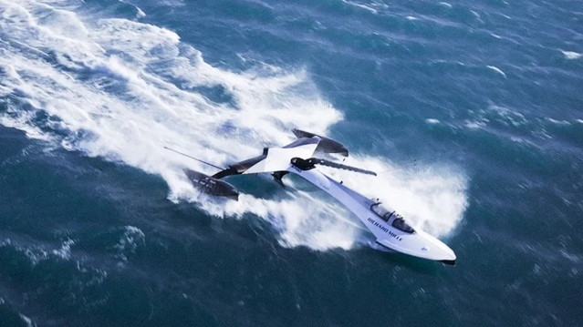 This Trimaran Uses a Giant Kite to Hit Lightning