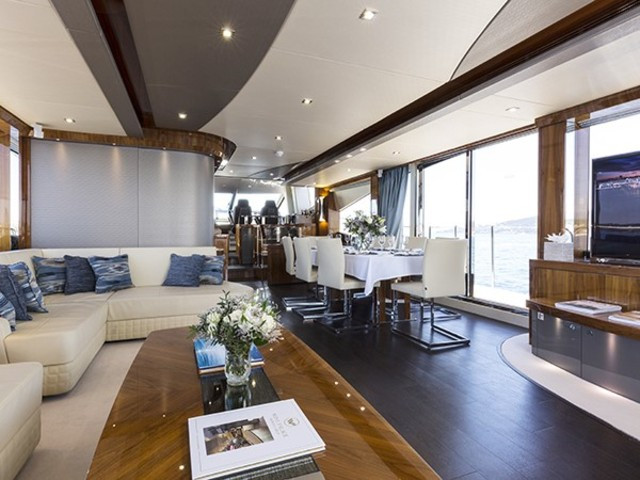 NEW CENTRAL AGENCY - SUNSEEKER 28 METRE YACHT - SPONTANEOUS